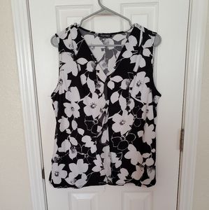 Roz & Ali Front Ruffle Floral Tank Top